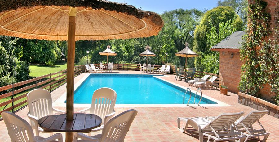 Grenouille Hotel Villa General Belgrano Buitenkant foto